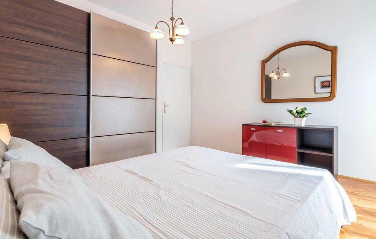 Apartman Eta Apartment พูลา ภายนอก รูปภาพ