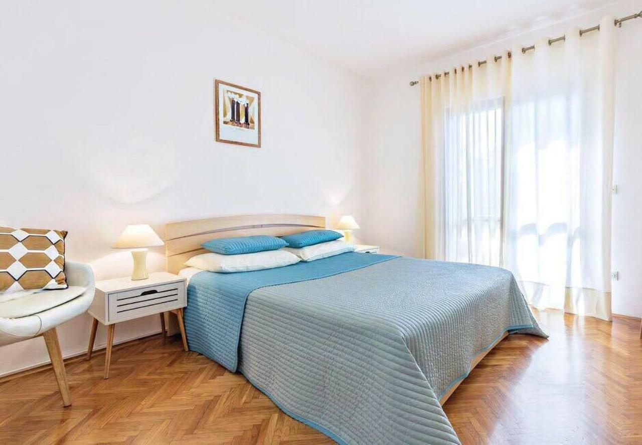 Apartman Eta Apartment พูลา ภายนอก รูปภาพ